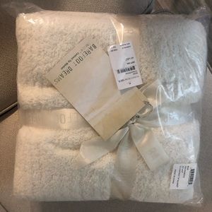 NWT Barefoot Dreams Cozy Chic Throw